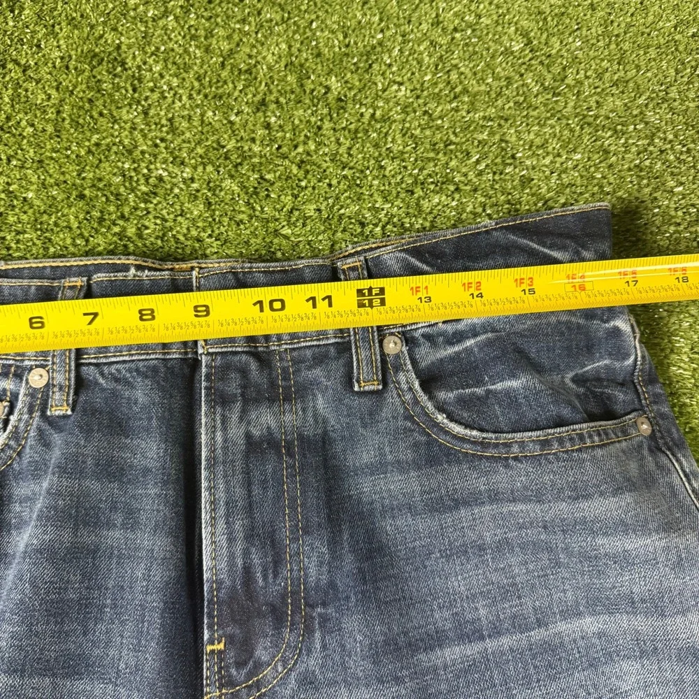 Lucky Brand Mens Straight Leg Blue Denim Jeans Medium Wash Distressed Size 32‎